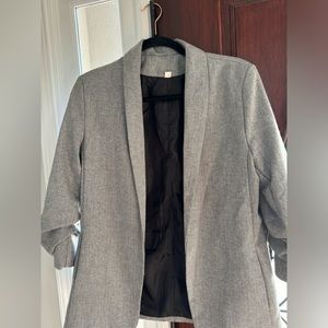 Three-quarter length blazer with pockets